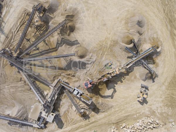 礦山采石用專用設(shè)備,露天開挖。