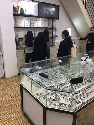 普寧網紅眼鏡店全城再掀熱潮，新店開業四折鉅惠引爆社交圈
